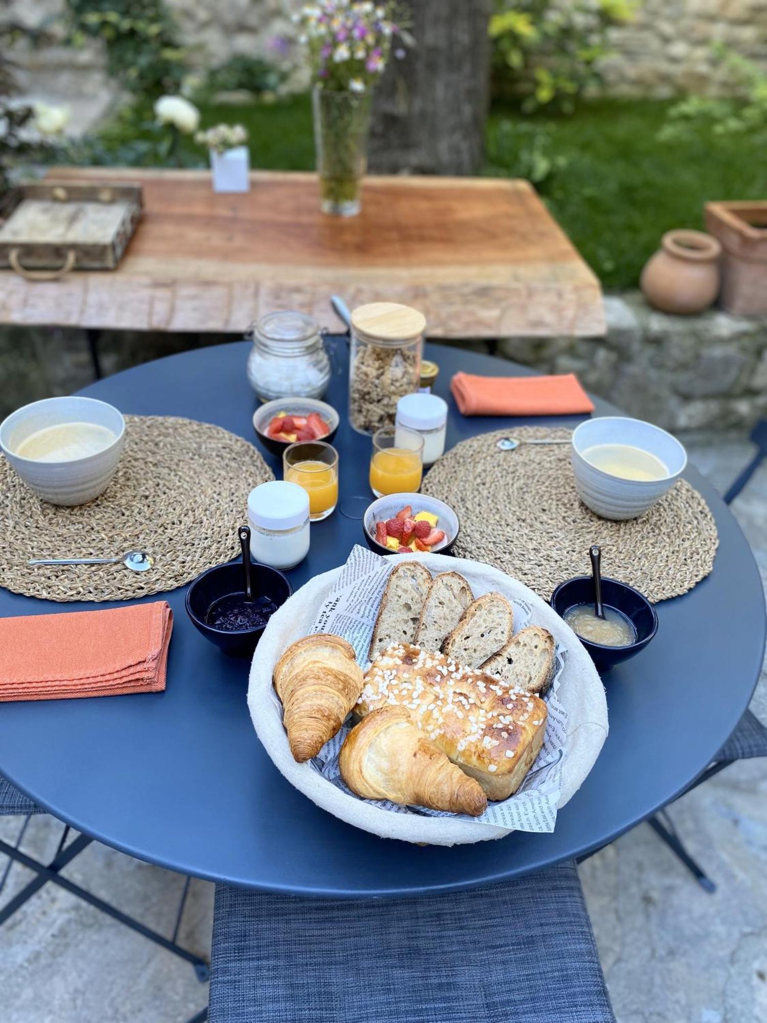 Bed and Breakfast La Dame Jeanne Fontanes  Экстерьер фото