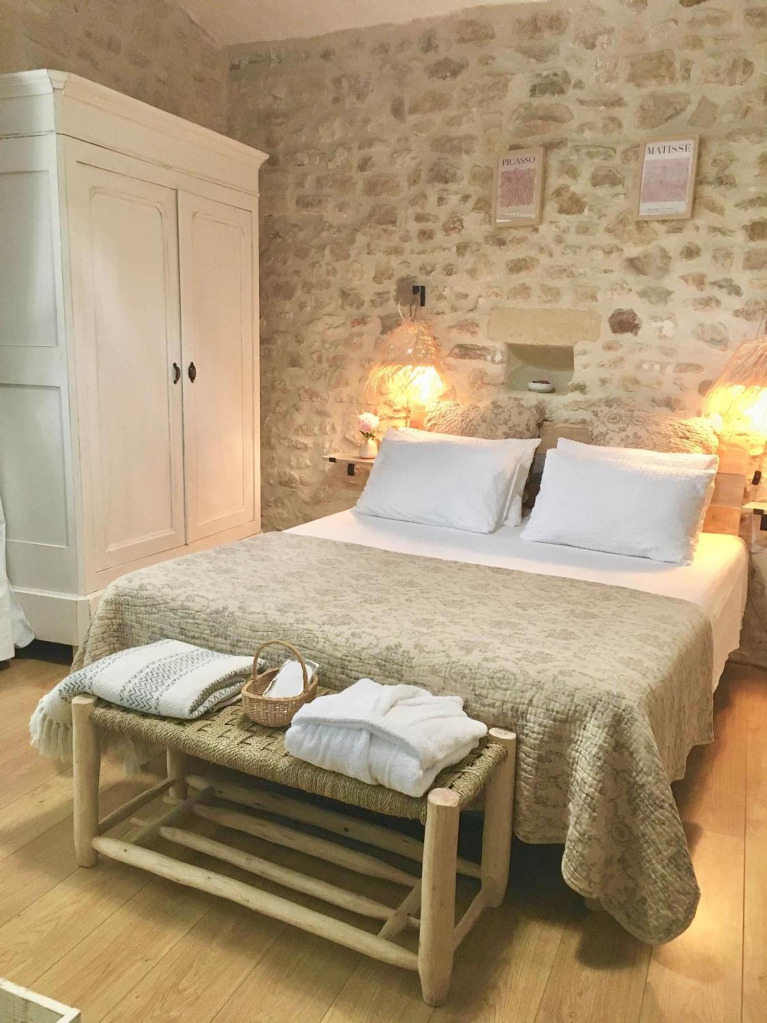 Bed and Breakfast La Dame Jeanne Fontanes  Экстерьер фото