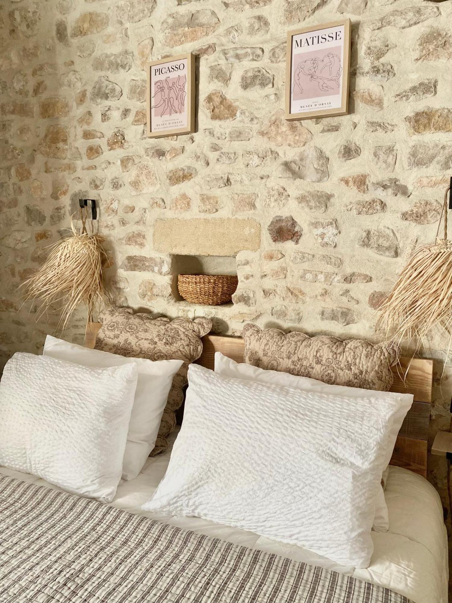 Bed and Breakfast La Dame Jeanne Fontanes  Экстерьер фото