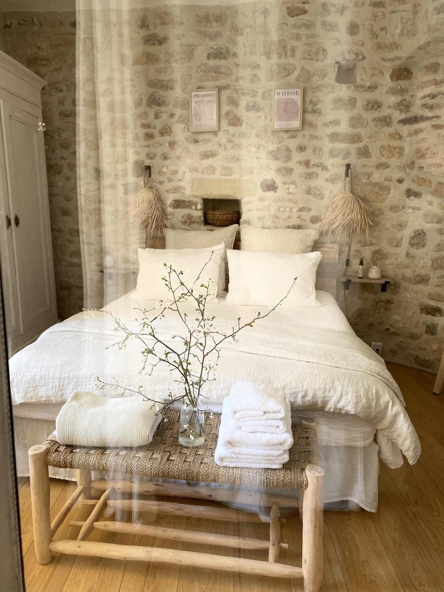 Bed and Breakfast La Dame Jeanne Fontanes  Экстерьер фото